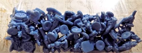 Risk 1998 blue army pieces - risk,